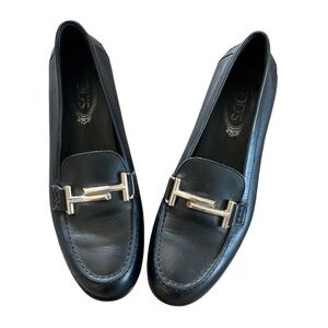 Tod’s Black Leather Loafers with buckle accent size 38.5